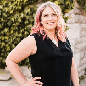 Lindsay Lapaquette